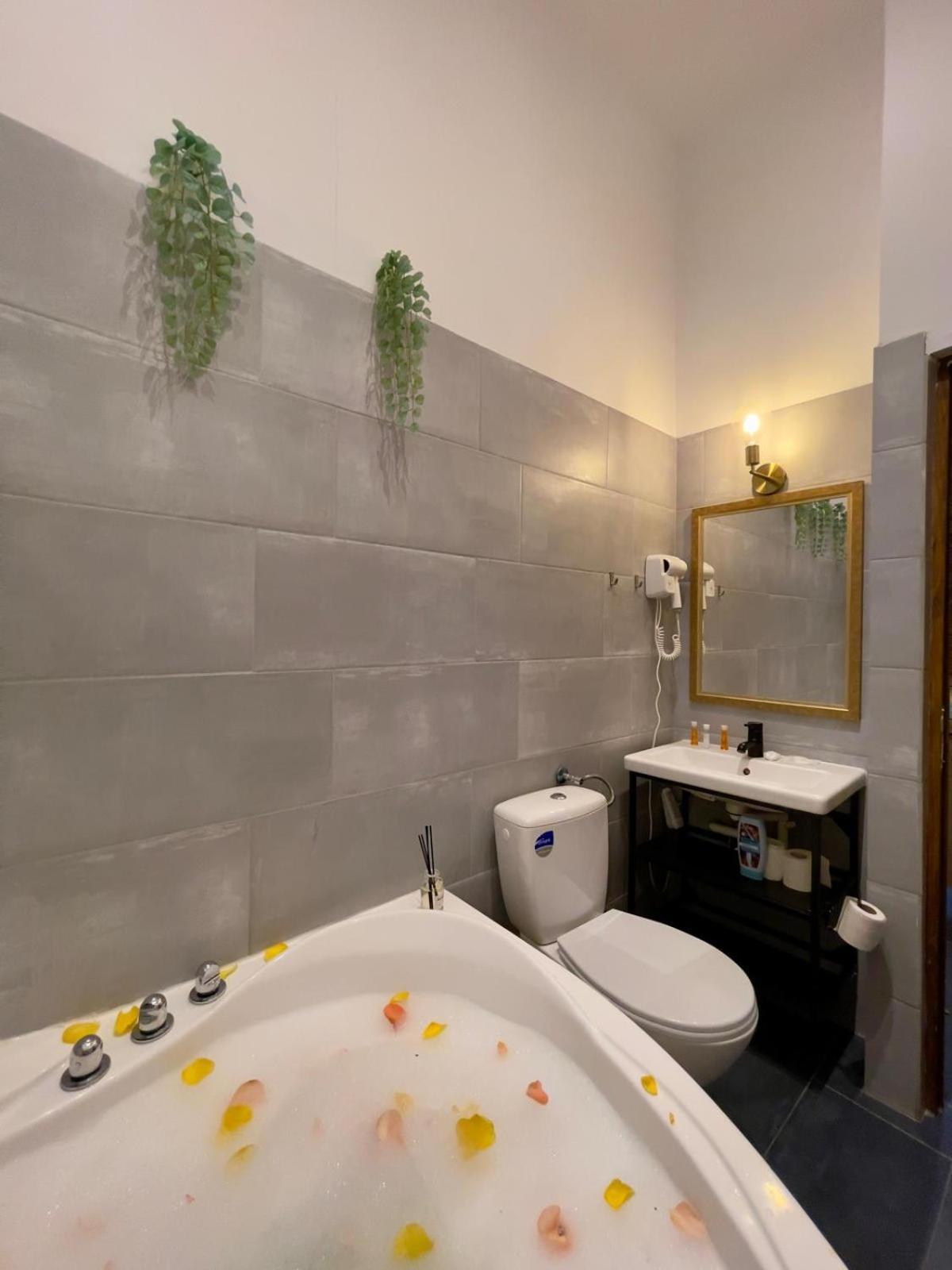 Old Town Jacuzzi Studio Bükreş Dış mekan fotoğraf