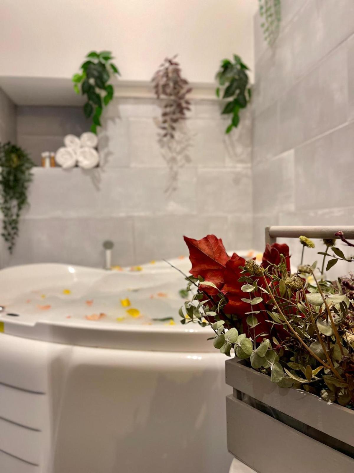 Old Town Jacuzzi Studio Bükreş Dış mekan fotoğraf