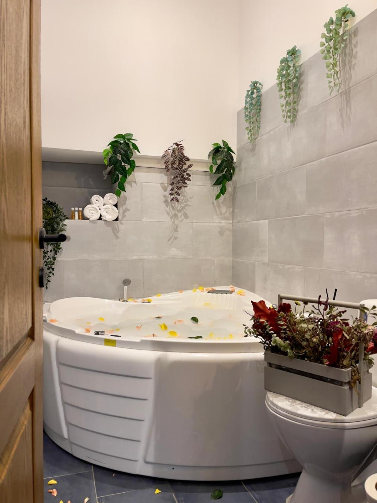Old Town Jacuzzi Studio Bükreş Dış mekan fotoğraf